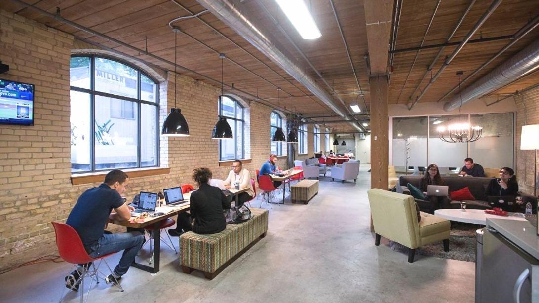 Процесс работы над биографическим текстом с архивными материалами